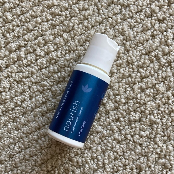 Eufora Nourish Beautifying Serum Hair Multi-Use Smooths Adds Shine 1 fl oz - Picture 1 of 6